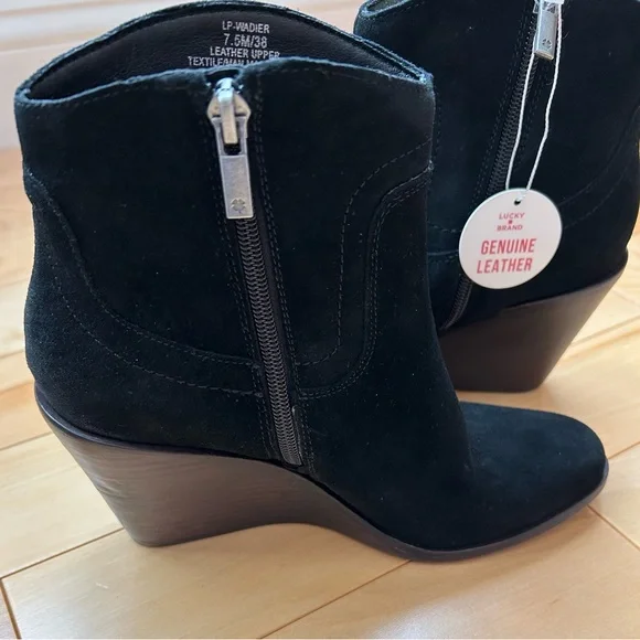 NWT Lucky Brand Wadier Black Suede Wedge Ankle Boots Sizes: 7.5 - Picture 11 of 12